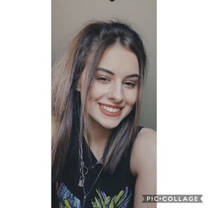 Meet your Posher, Elicia